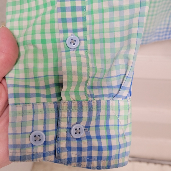 Columbia women's Omni Shade sun protected vented lightweight button down shirt - Picture 5 of 13